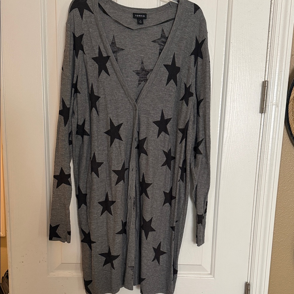 Torrid Gray Sweater with Black Star Design